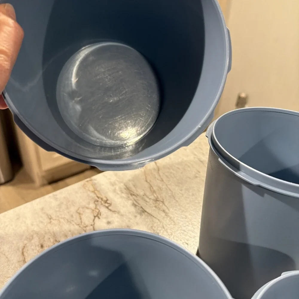 Set Of 4 Vtg‎ Tupperware Servalier Country Blue Canisters With Seals